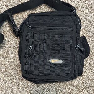Vintage Nike Black Men's Crossbody Bag